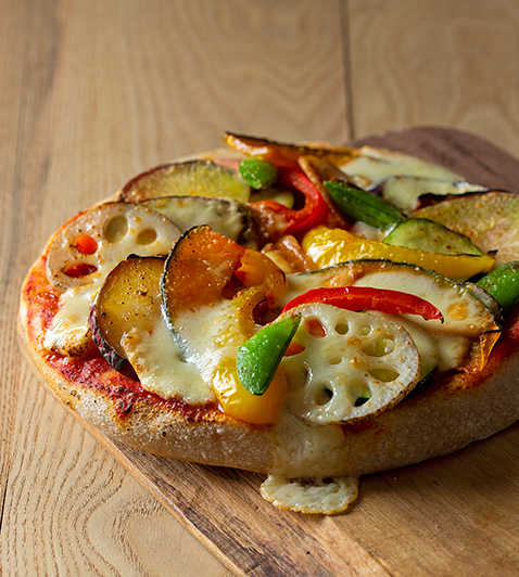 季節野菜10種パン屋さんのもっちりピザ